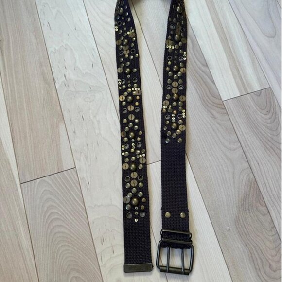 Unbranded women's belt features a dark brown woven fabric strap - Picture 4 of 6